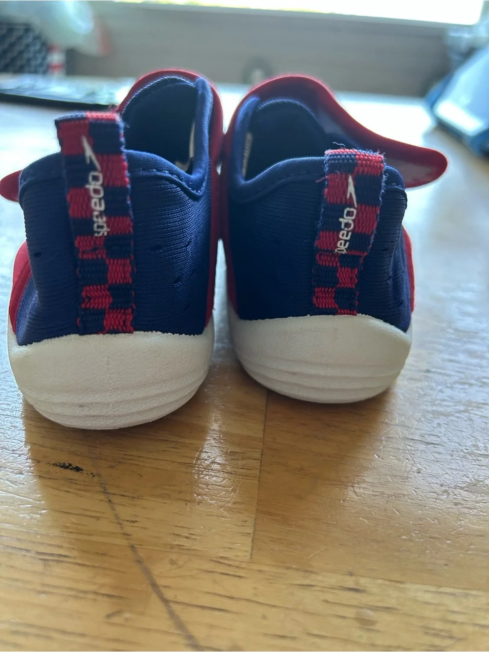 Kids youth water shoes XL 11/12 boys girls unisex red white and blue